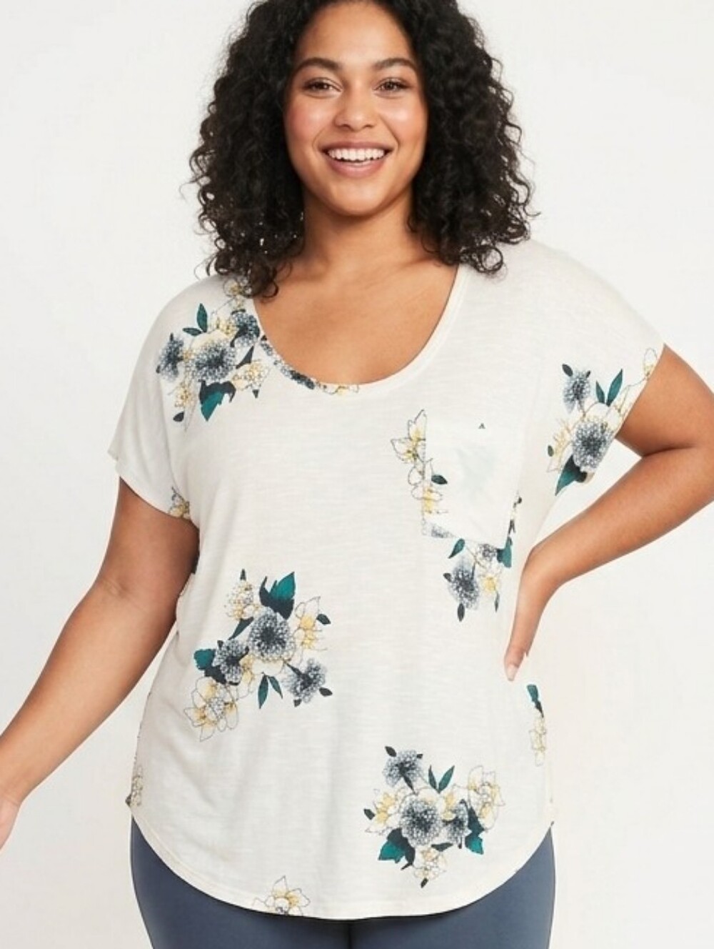 24/7 Maurices Cream Floral Scoop Neck Pocket Tee